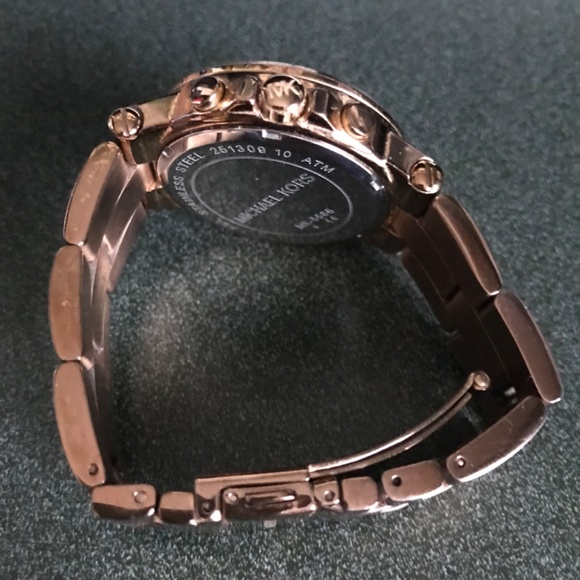 Michael Kors Rose Gold-tone Women’s Watch MK-5586